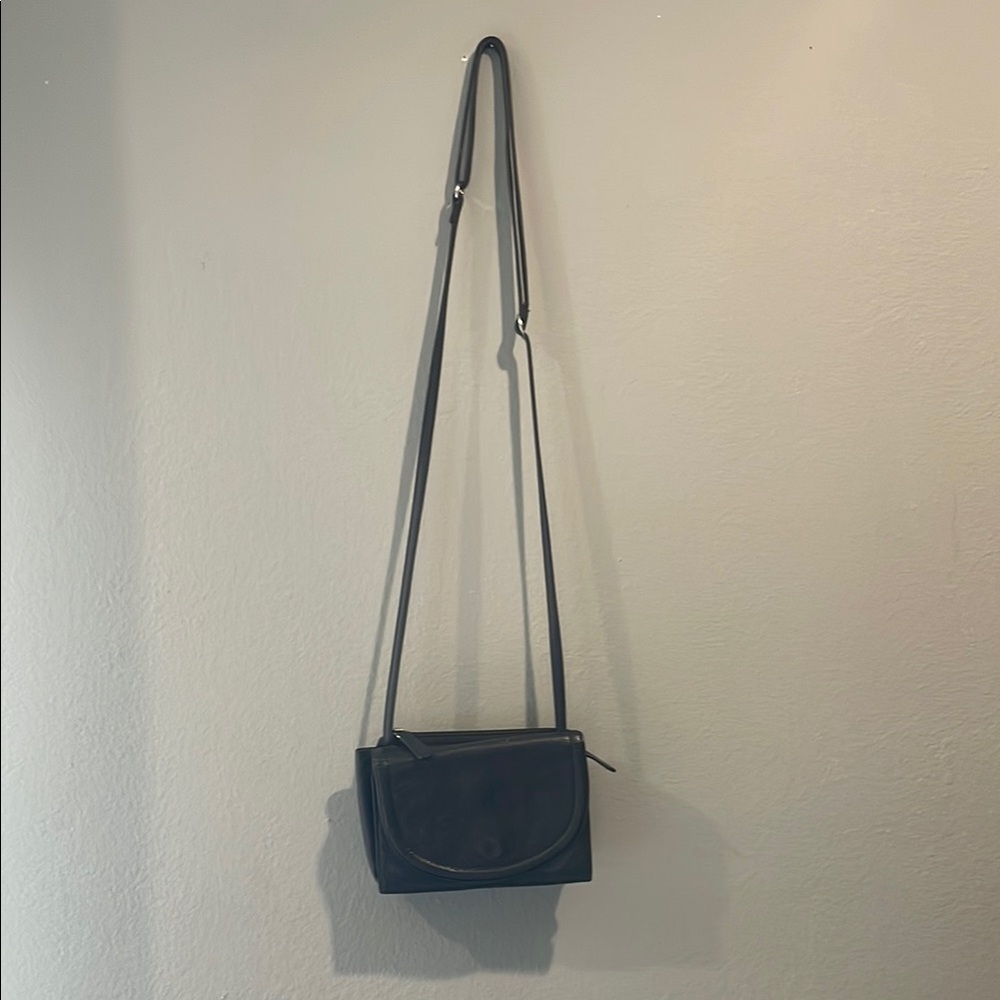 Classic Black leather Osgood Marley Crossbody organizing travel Bag